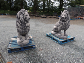 Lion Stone Ornaments 